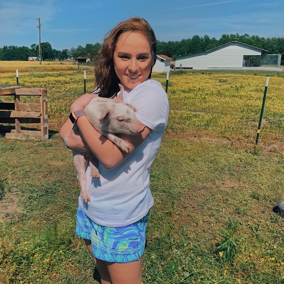 Meet your Posher, Regan - Picture 2 of 4